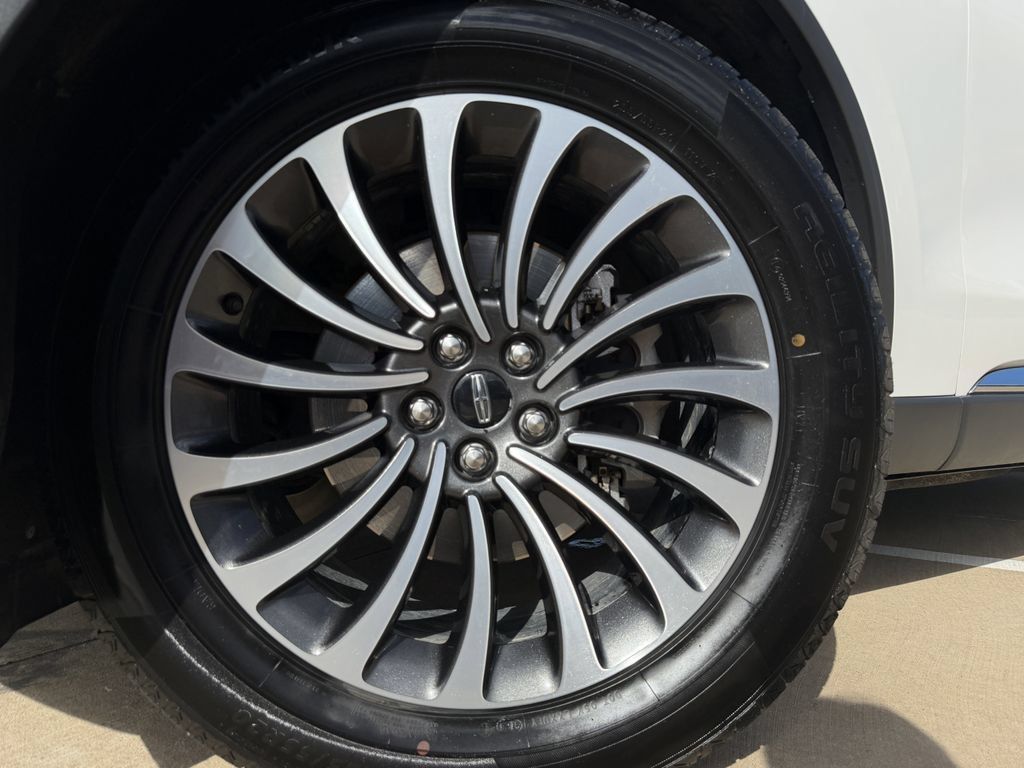 Used 2023 Lincoln Aviator Reserve w/ Equipment Group 201A RWD image 12