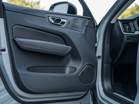 Certified 2025 Volvo XC60 T8 Plus w/ Protection Package Premier image 33