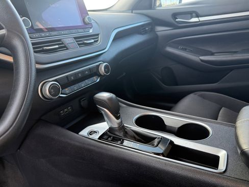 Used 2022 Nissan Altima 2.5 SV image 13