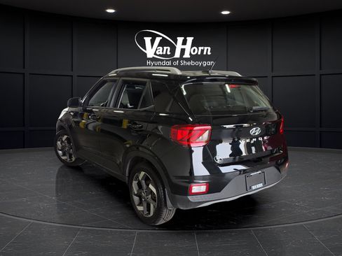 Certified 2025 Hyundai Venue SEL FWD image 5