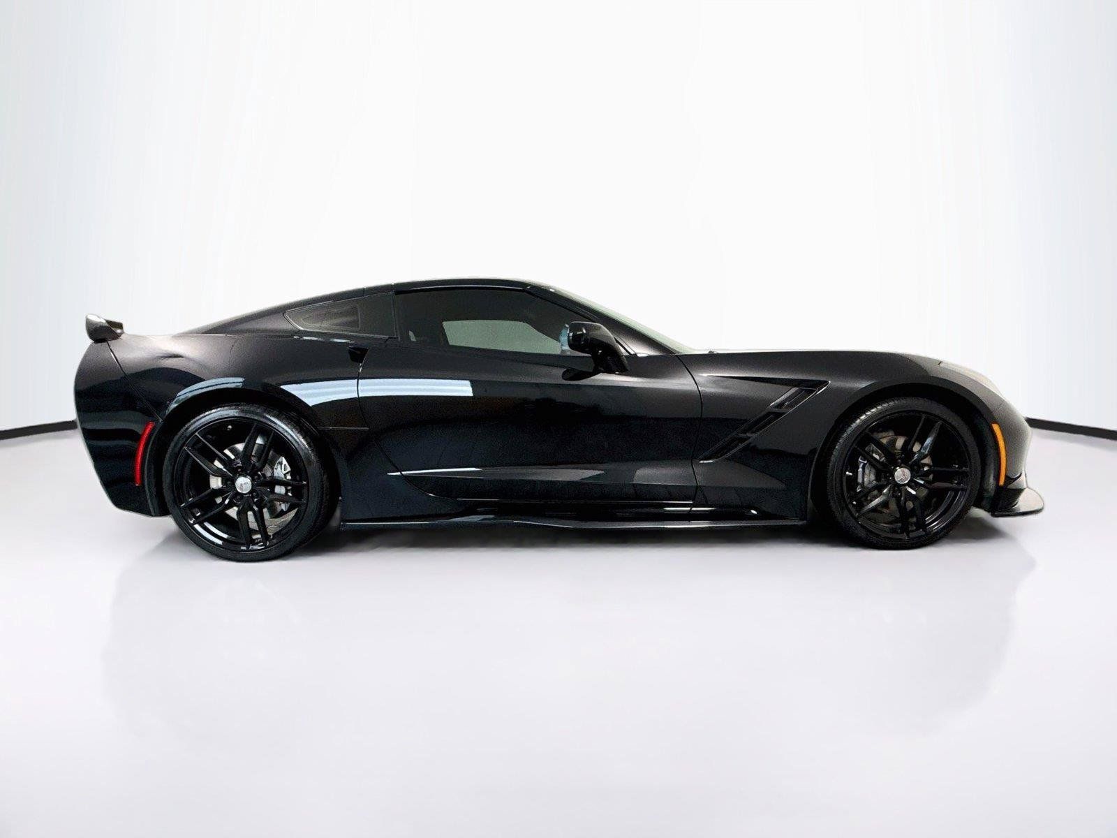 Used 2019 Chevrolet Corvette Stingray Coupe w/ Carbon Flash Badge Package RWD image 6