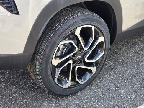 New 2026 Chevrolet Trax RS FWD image 17