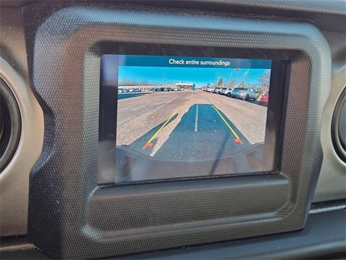 Used 2021 Jeep Gladiator Willys image 23