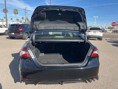 Used 2019 Toyota Camry SE w/ Carpet Mat Package image 22