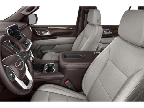 Used 2022 GMC Yukon SLE w/ Gmc Pro Safety Plus Package AWD/4WD image 9