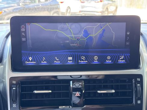 Used 2023 Lexus GX 460 Premium w/ Accessory Package AWD/4WD image 31