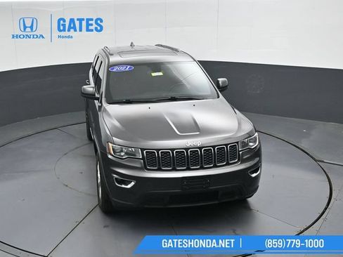 Used 2021 Jeep Grand Cherokee Laredo AWD/4WD image 43