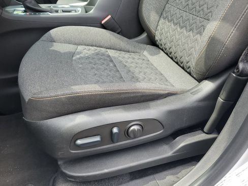 Used 2022 Chevrolet Equinox LT AWD/4WD image 16