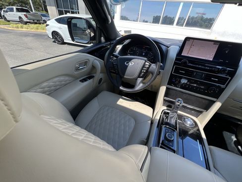 Used 2023 INFINITI QX80 Sensory w/ Cargo Package AWD/4WD image 3