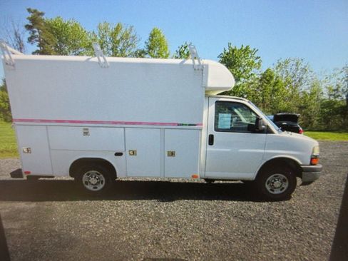 Used 2012 Chevrolet Express 3500 RWD image 1