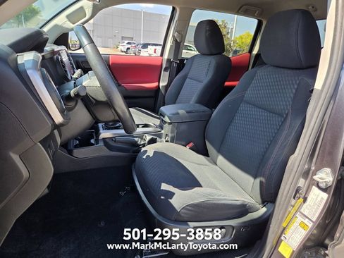 Used 2022 Toyota Tacoma SR5 AWD/4WD image 9