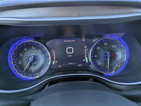 Used 2018 Chrysler Pacifica Limited w/ Advanced Safetytec Group image 27