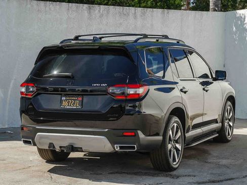 Used 2024 Honda Pilot Elite image 6