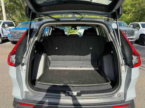 Used 2025 Honda CR-V EX image 9