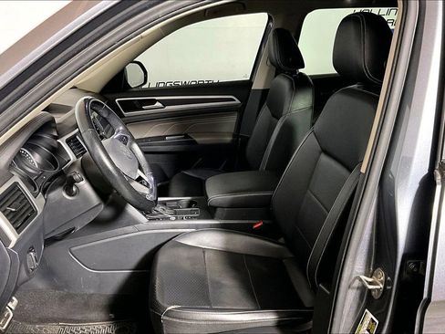 Used 2021 Volkswagen Atlas SE w/ Panoramic Sunroof Package FWD image 20