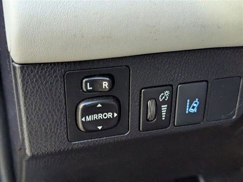 Used 2017 Toyota RAV4 XLE FWD image 13