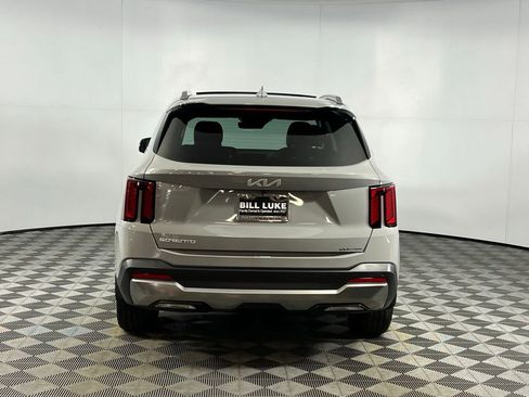 Used 2024 Kia Sorento SX image 9
