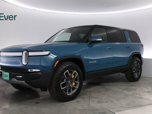 Used 2023 Rivian R1S Adventure image 2