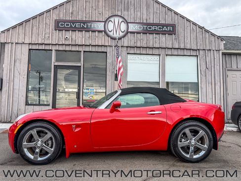 Used 2008 Pontiac Solstice GXP w/ Premium Package RWD image 2