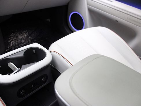 Used 2024 Hyundai Ioniq 5 Limited image 31