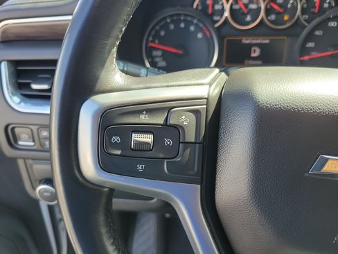 Used 2022 Chevrolet Suburban LS RWD image 5
