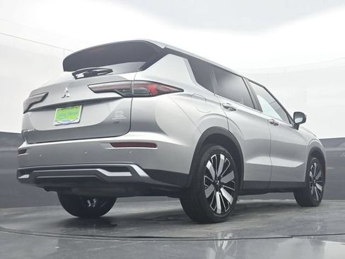 Used 2025 Mitsubishi Outlander SE AWD/4WD image 33