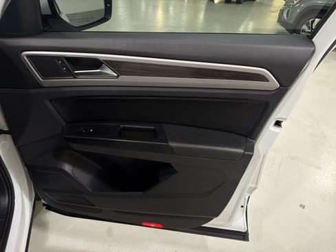 Used 2019 Volkswagen Atlas SEL AWD/4WD image 38