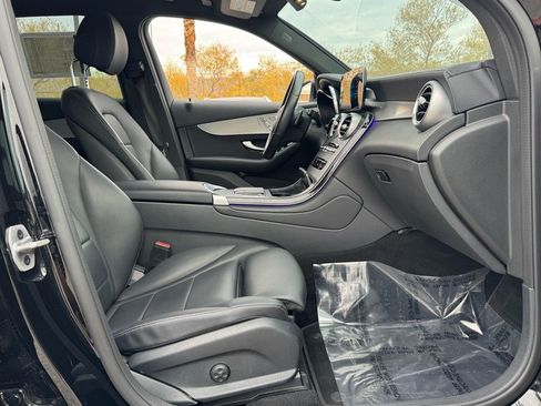 Certified 2022 Mercedes-Benz GLC 300 image 24