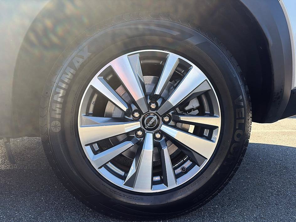 Certified 2025 Nissan Pathfinder SL FWD image 11