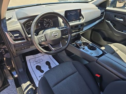 Used 2025 Nissan Rogue SV FWD image 21