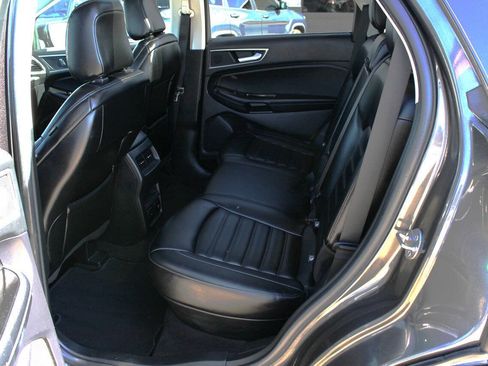 Used 2020 Ford Edge SEL w/ Convenience Package FWD image 9