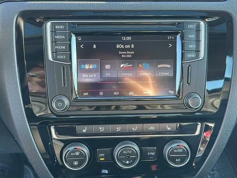 Used 2017 Volkswagen Jetta SEL image 11