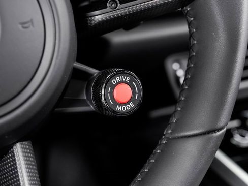 Used 2025 Porsche 911 Carrera 4 GTS image 16