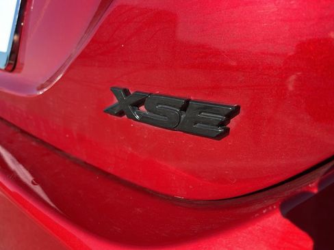 Used 2021 Toyota Camry XSE image 7