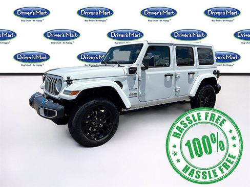 Used 2024 Jeep Wrangler Unlimited Sahara AWD/4WD image 3
