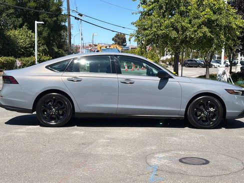 Certified 2025 Honda Accord SE image 3