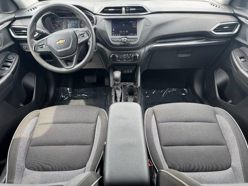 Used 2023 Chevrolet TrailBlazer LT FWD image 13