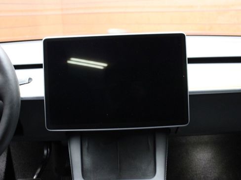 Used 2022 Tesla Model Y Long Range image 31