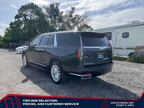 Used 2024 Cadillac Escalade ESV Premium Luxury AWD/4WD image 7