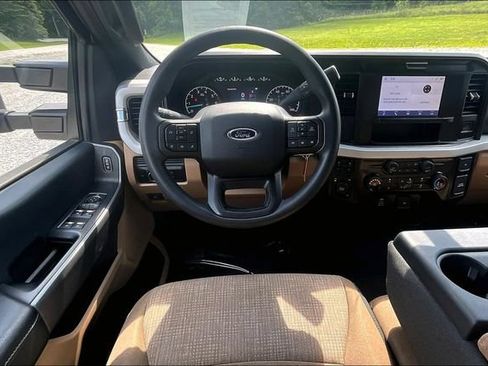 Used 2025 Ford F250 XLT AWD/4WD image 5