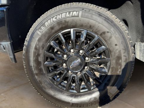 Used 2023 Chevrolet Silverado 2500 LTZ w/ LTZ Plus Package image 30