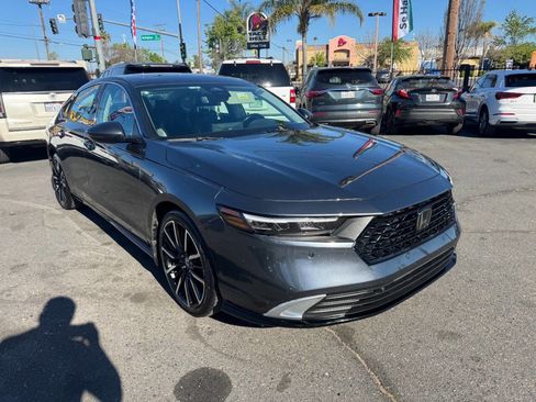 Used 2024 Honda Accord Touring image 2