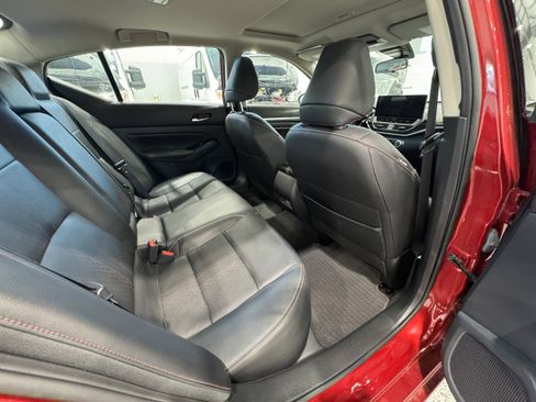 Used 2024 Nissan Altima 2.5 SR w/ SR Premium Package AWD/4WD image 10