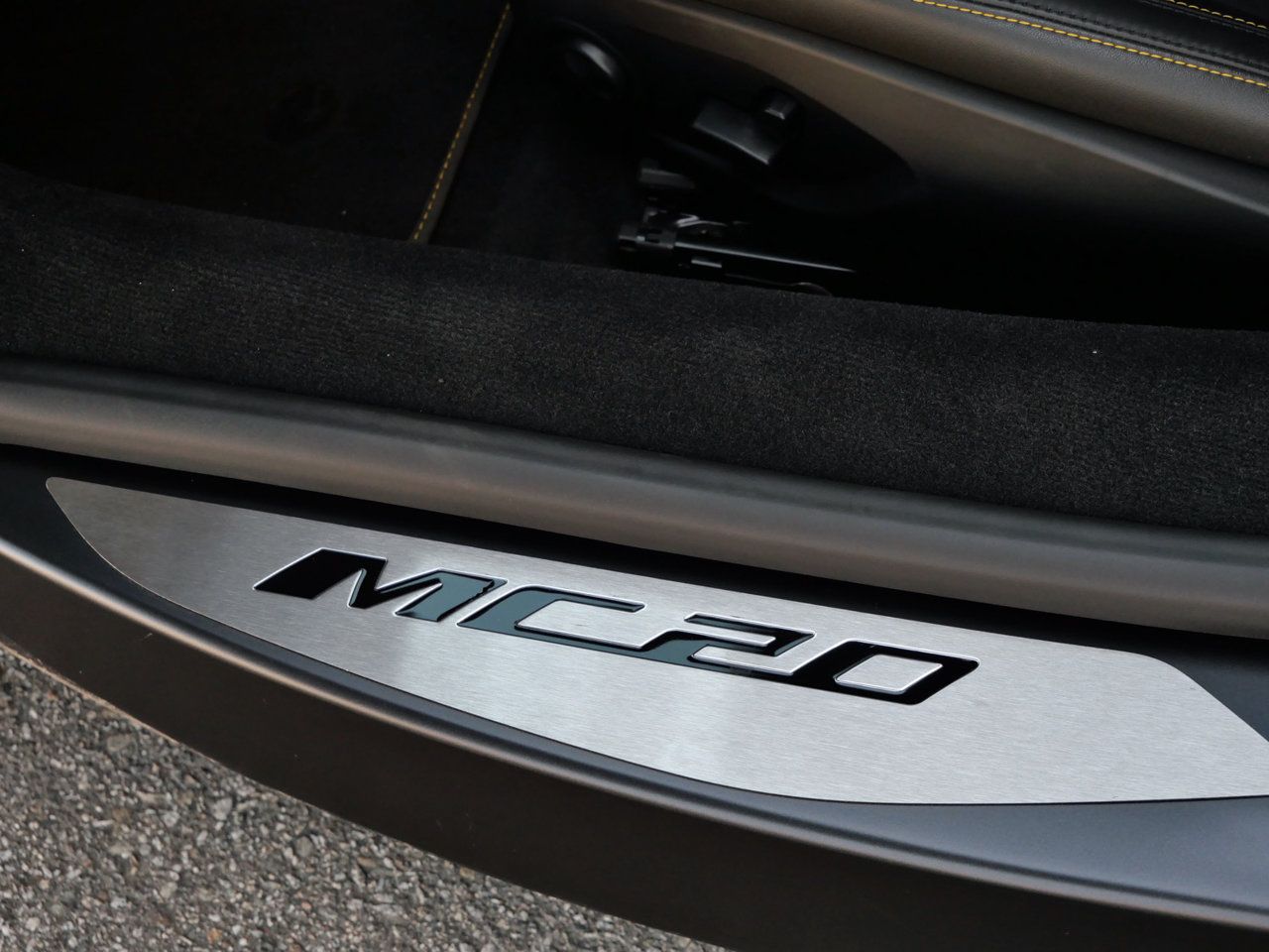 Used 2023 Maserati MC20 Coupe RWD image 17
