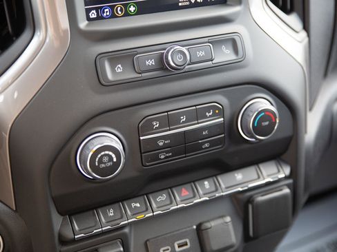 Certified 2024 Chevrolet Silverado 2500 Custom w/ Custom Value Package image 15