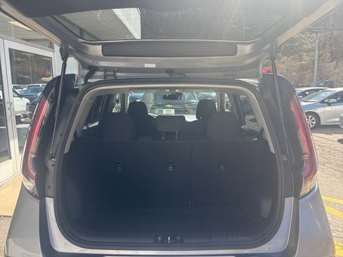 Used 2025 Kia Soul LX w/ LX Technology Package image 29