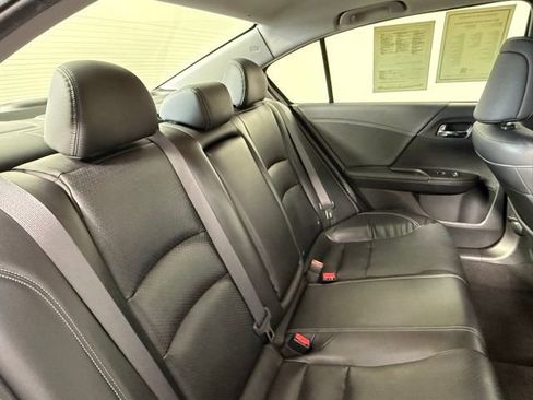 Used 2017 Honda Accord Touring image 48