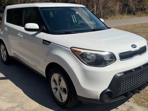 Used 2016 Kia Soul FWD image 3