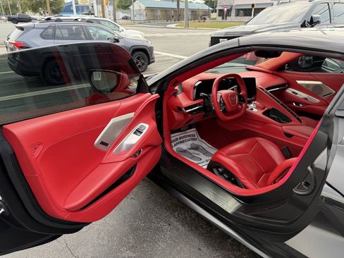 Used 2020 Chevrolet Corvette Stingray Preferred Cpe w/ 2LT Preferred Equipment Group RWD image 9