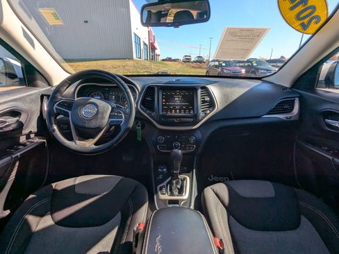 Used 2014 Jeep Cherokee Latitude w/ Cold Weather Group image 14